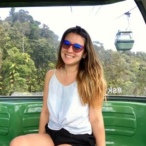 Meet your Posher, Laura